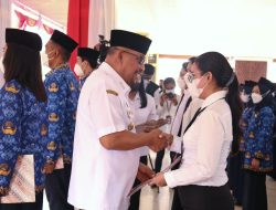 Gubernur Serahkan SK 100 Persen kepada Ratusan ASN Pemprov Maluku