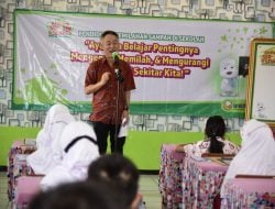 Kegiatan Edukasi Pemilahan Sampah untuk Murid Sekolah Dasar Mempromosikan Kegiatan 3R Bersama Lembaga Pemerintahan demi Berkontribusi pada Pengurangan Sampah