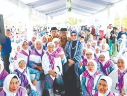 1.125 JCH Maluku Dilepas Gubernur