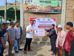 Hendrik Salurkan Bantuan ke Masjid dan Pesantren di Kamal