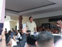 Disambut Yusril Ihza Mahendra, Prabowo Hadiri Konsolidasi PBB di Padang