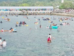 Warga Hitu Menggelar Tradisi Mandi Safar