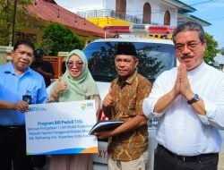 HL dan Kepala BRI Serahkan Ambulance ke Yayasan PMM