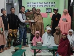 FKBM Bagikan Iqra Kepada TPQ di Kota Ambon