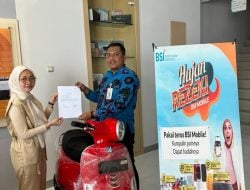 Pemenang Program Hujan Rezeki BSI Mobile 2023, raih satu unit motor vespa