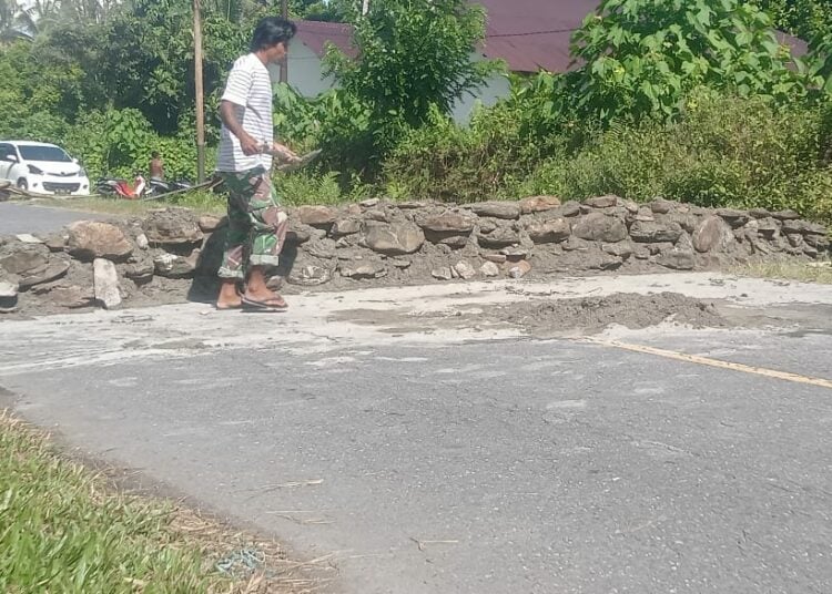 Pelaku Belum Ditangkap, Trans Seram Diblokir