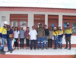 Perusahan Tambang BKP-BTR Menyerahkan Gedung TK Desa Uhak Yang Sudah Selesai Diperbaiki